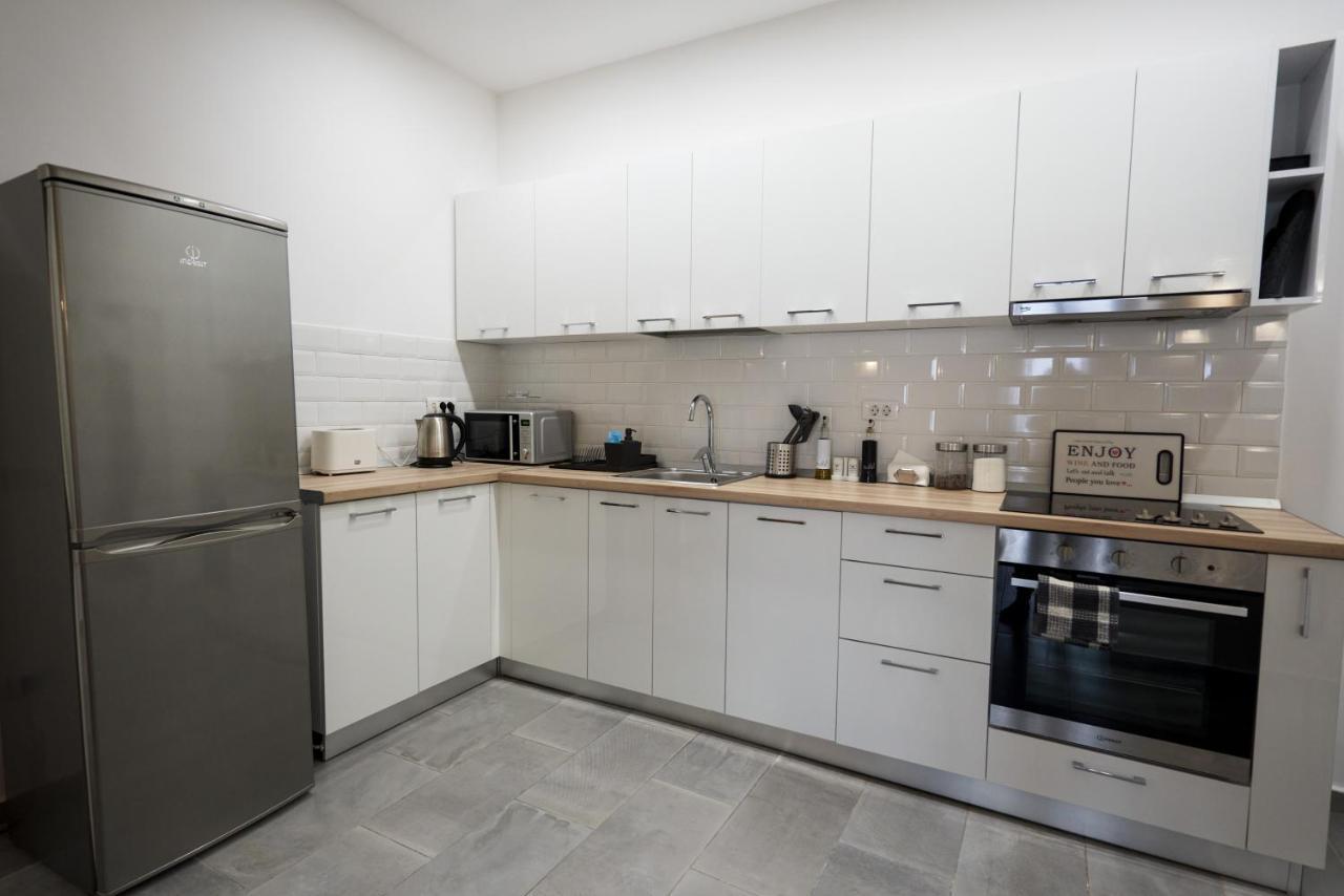 Modern Apartment In The Heart Of بوخارست المظهر الخارجي الصورة